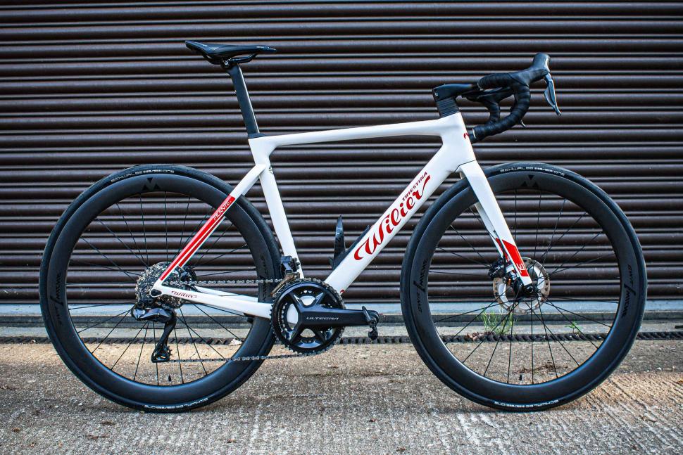 2025-wilier-filante-sl-ultegra-di2.jpg WILIER FILANTE SL XS BLANCO/ROJO ULT SWR - Imagen 1